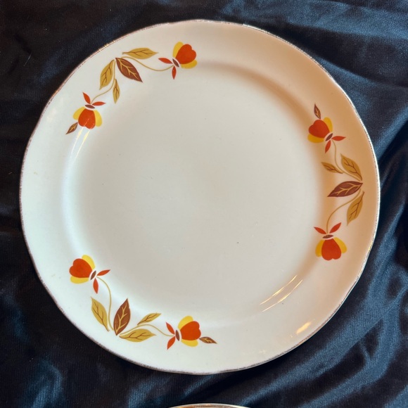 Vintage Hall Jewel Tea Autumn Leaf - Bread Plate Set of 4 6” - Picture 2 of 7